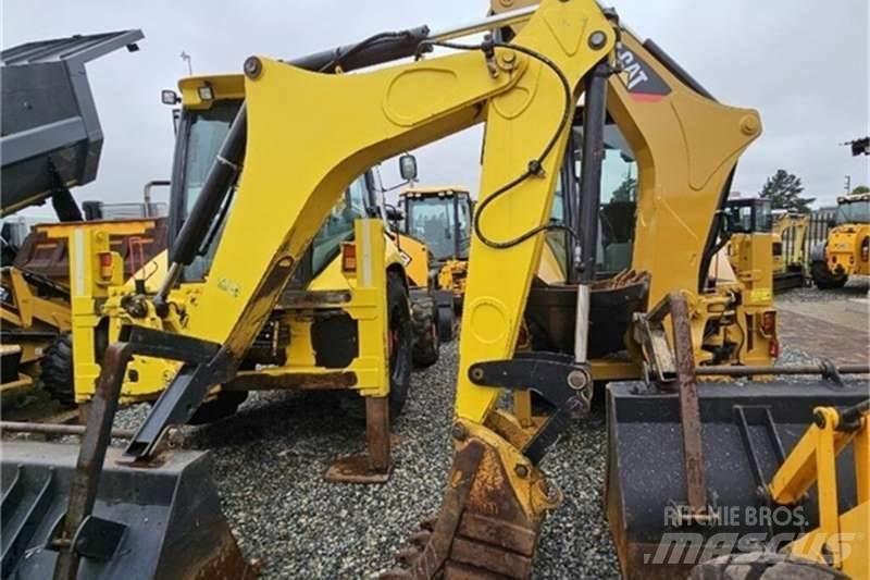 CAT 422E TLB Rovokopači
