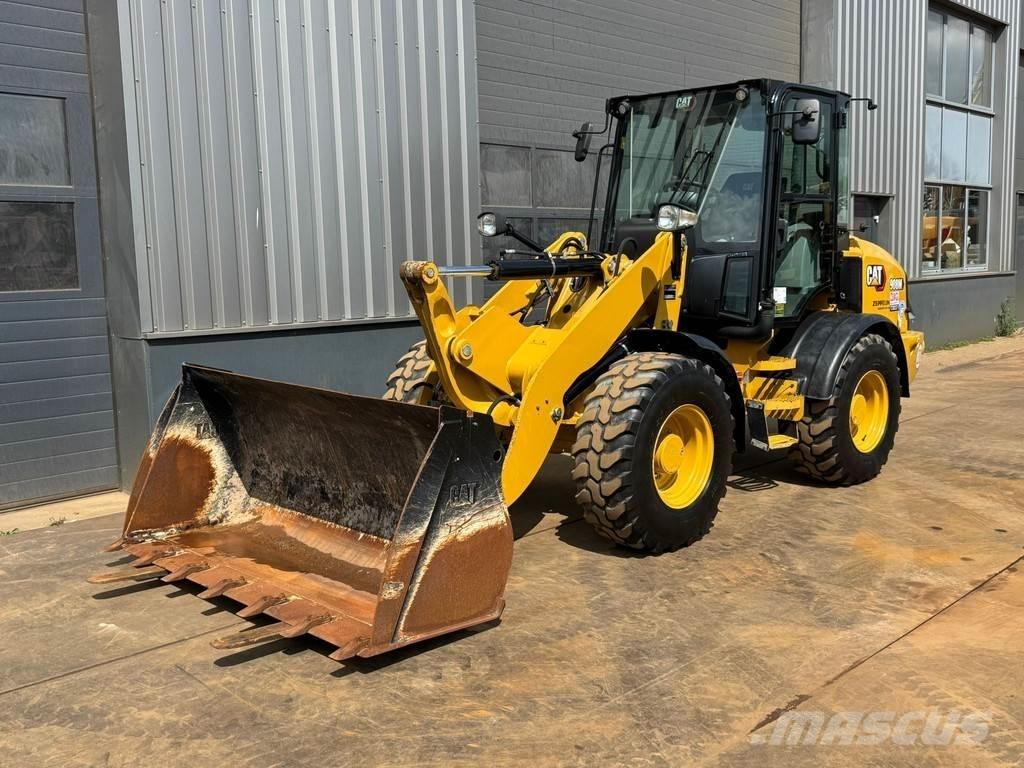 CAT 908M Utovarivači na točkove
