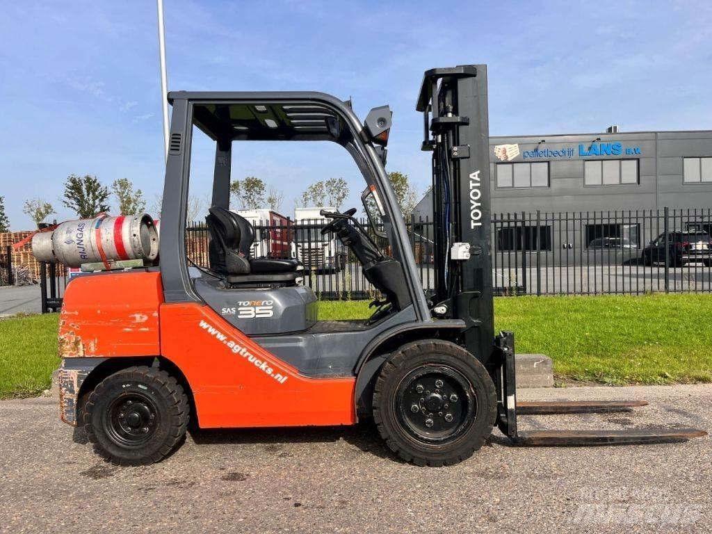 Toyota 02-8FGJF35 Plinski viljuškari