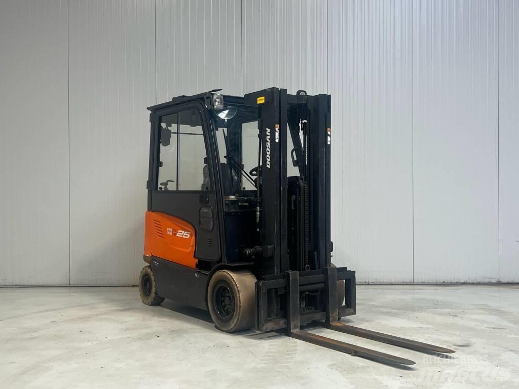Doosan B25X-7 Električni viljuškari