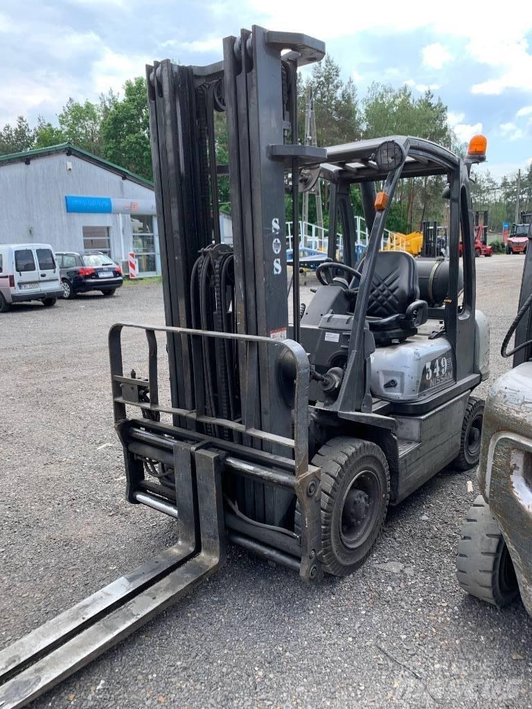 Nissan U1D2A25PQ Plinski viljuškari