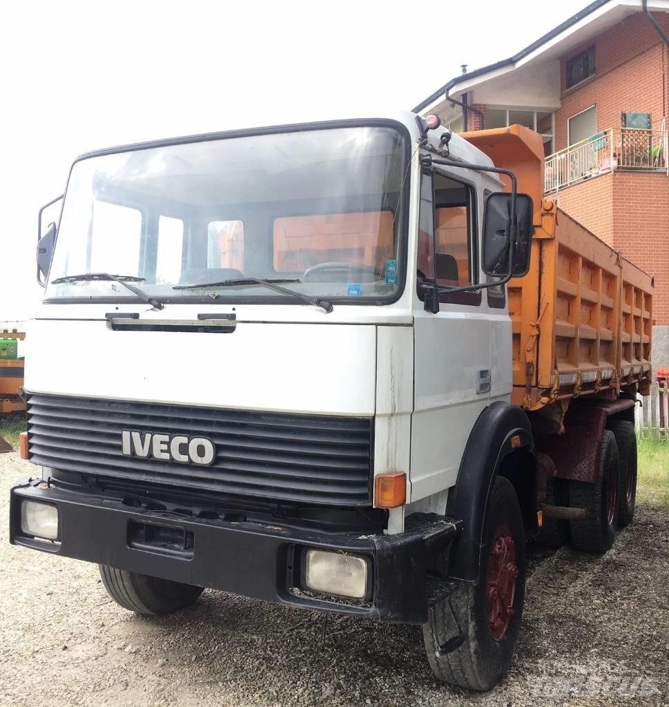 Iveco 330-26 Kiperi kamioni