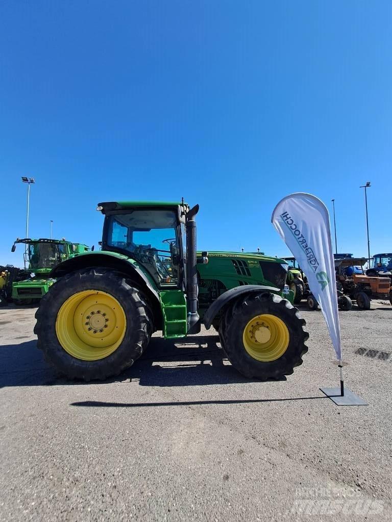 John Deere 6210 R Traktori