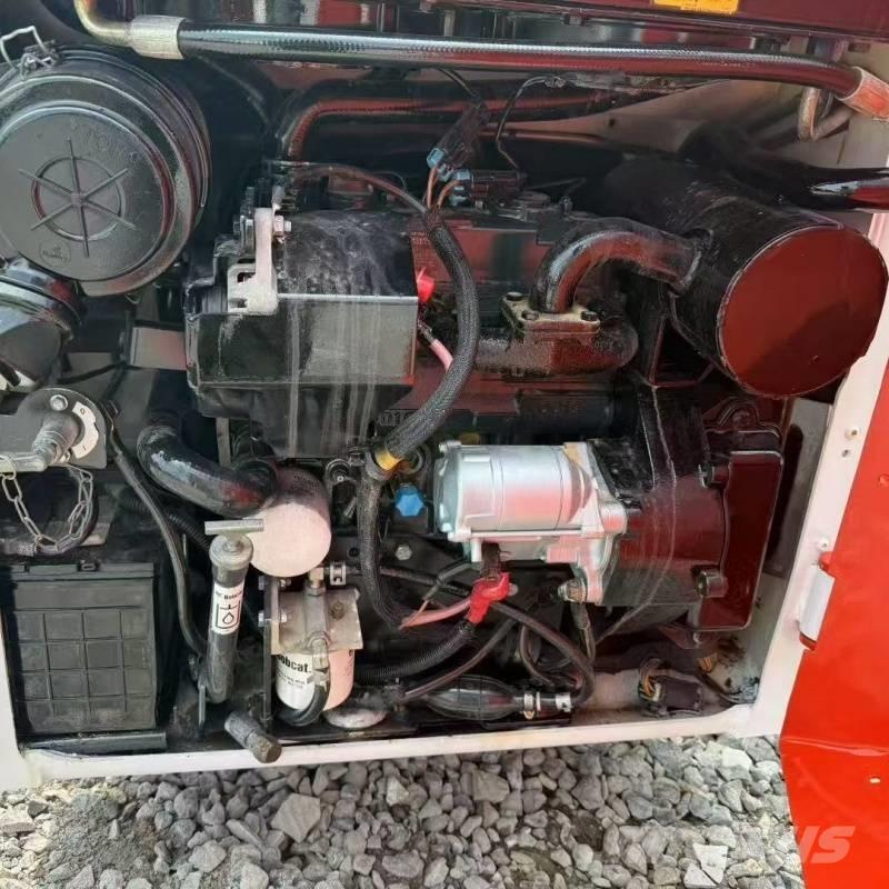 Bobcat S 70 Skid steer mini utovarivači