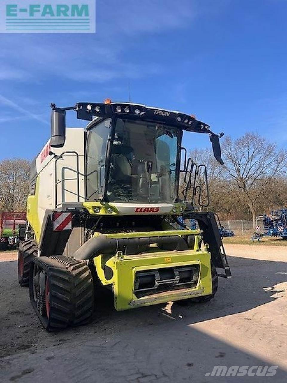 CLAAS trion 730tt Kombajni