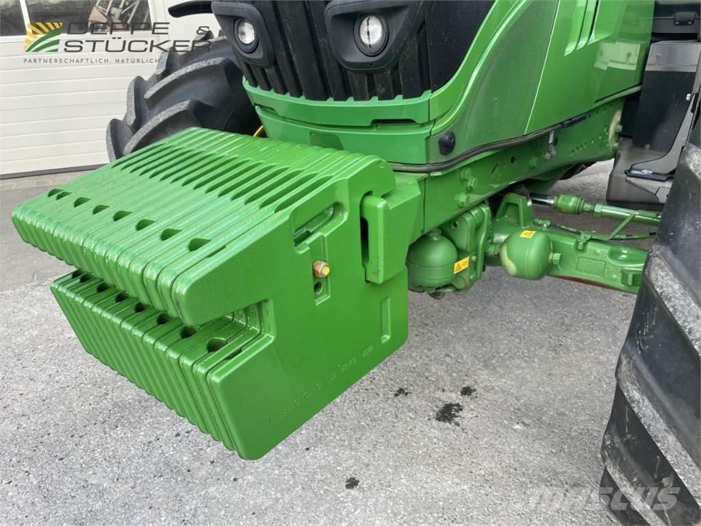 John Deere 6155R Traktori