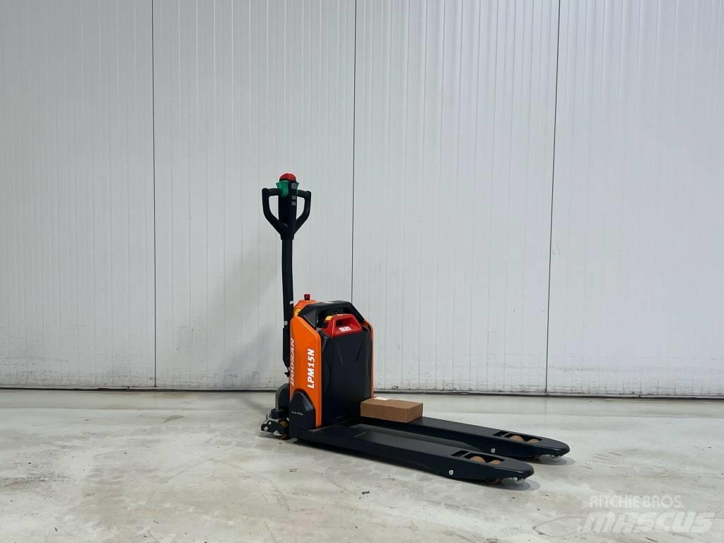 Doosan LPM15N-7 Nisko podizni električni viljuškar
