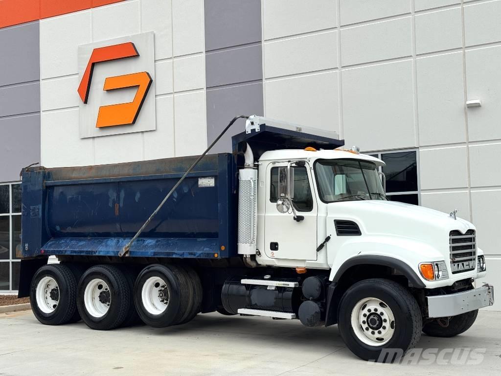 Mack CV 713 Kiperi kamioni