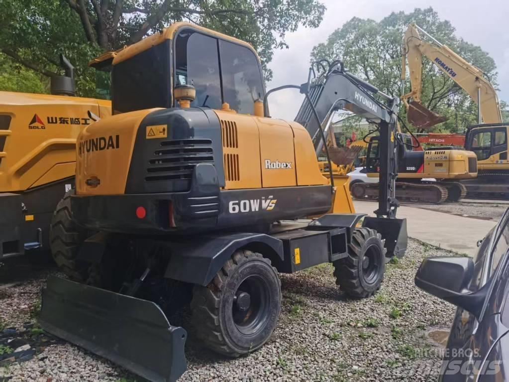 Hyundai r60w Bageri točkaši
