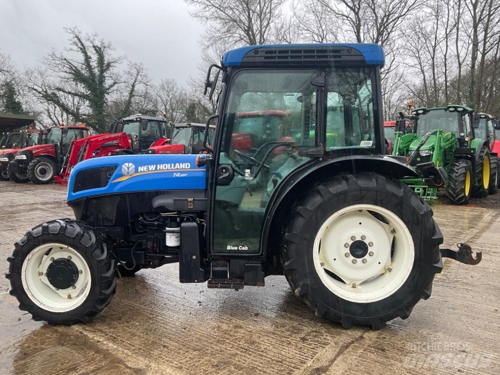 New Holland T 4.85 Traktori
