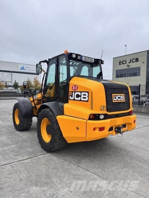 JCB TM 320 S Poljoprivredni teleskopski utovarivači