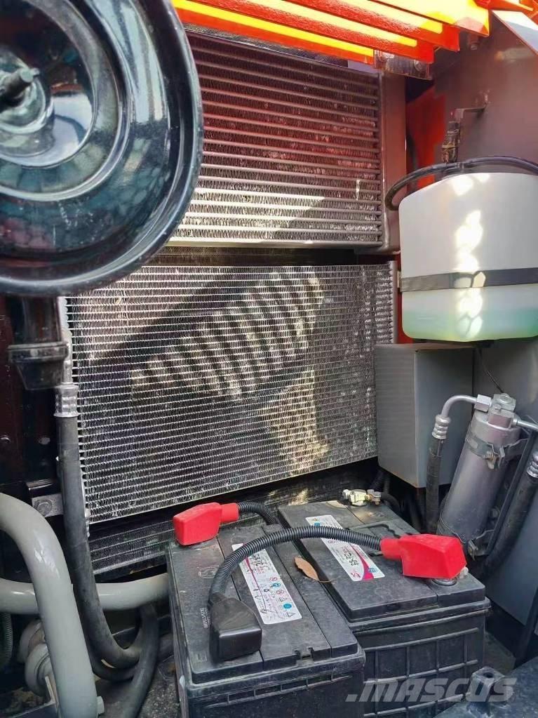 Hitachi ZX 120 Bageri guseničari