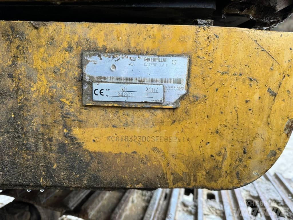 CAT 323 D Bageri guseničari