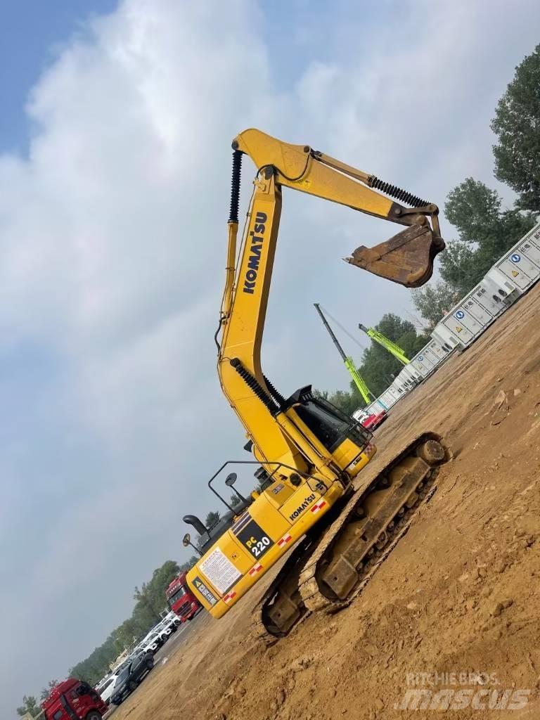Komatsu PC 220-8 Bageri guseničari