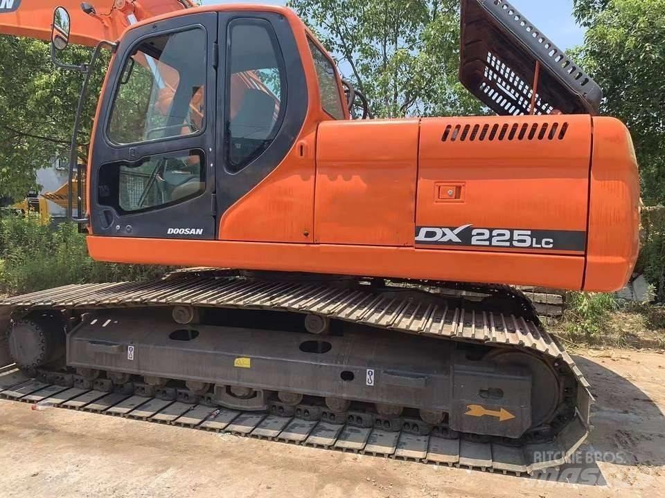Doosan dx225 Bageri guseničari