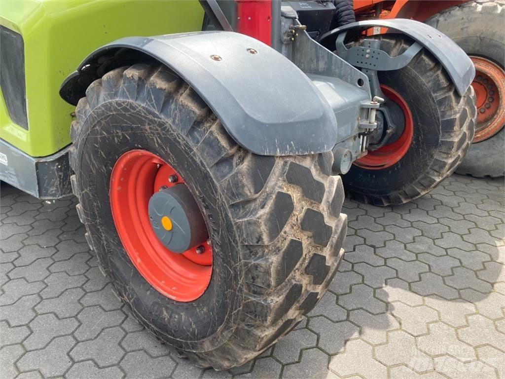 CLAAS Scorpion 756 Traktori