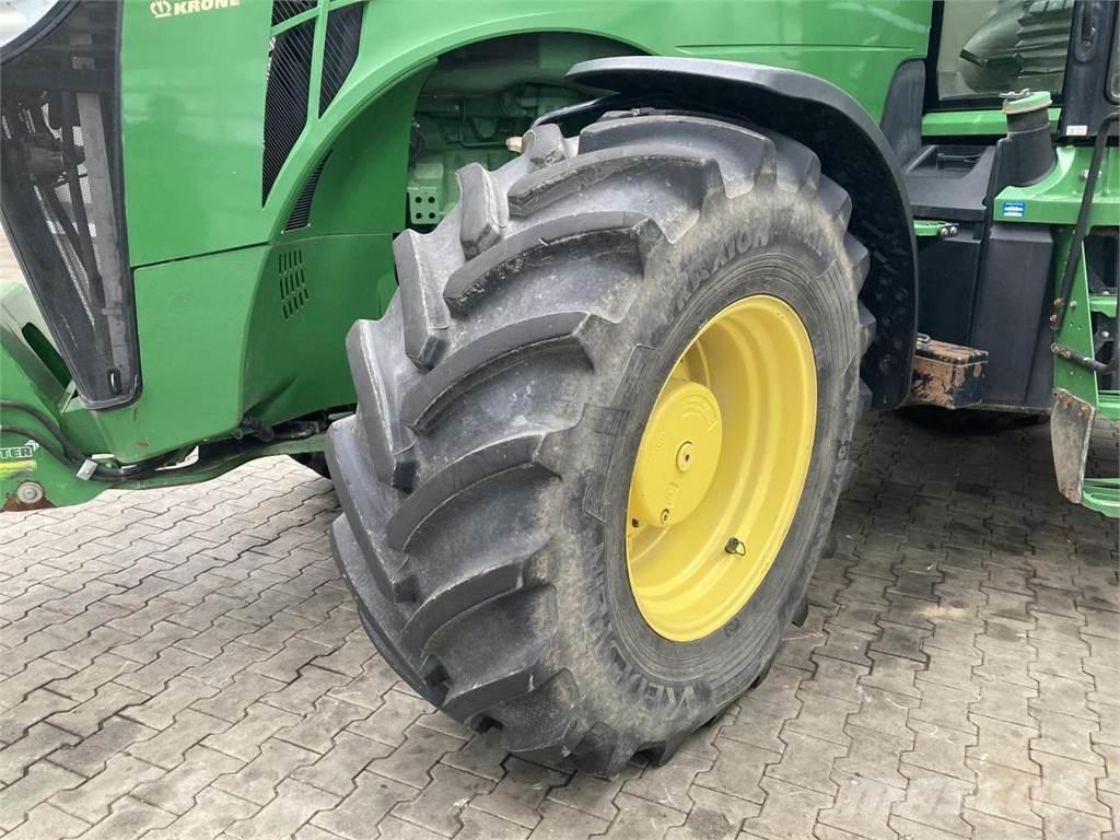 John Deere 8335R Traktori