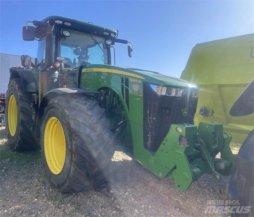 John Deere 8345 R Traktori