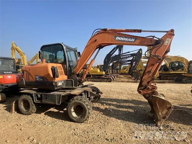 Doosan DX60W Mini bageri < 7t