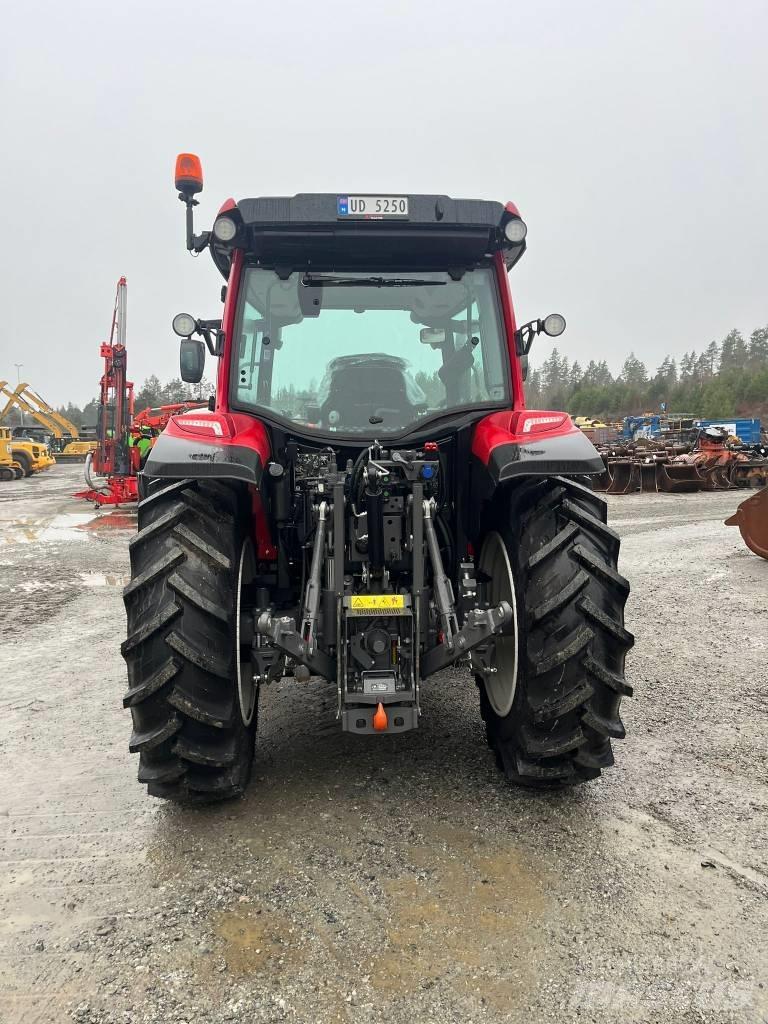 Valtra A 95 Traktori