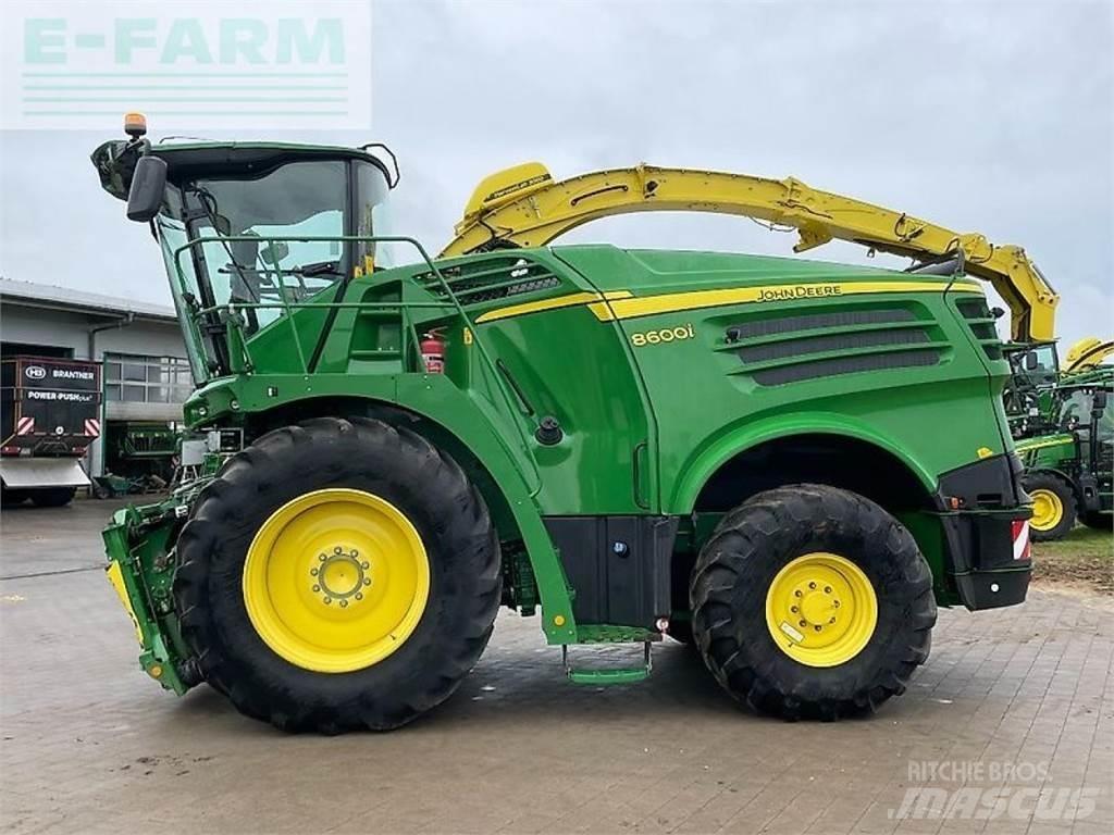 John Deere 8600 Mašine za stočnu hranu sa sopstvenim pogonom