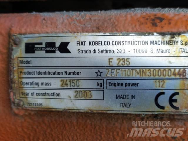 Fiat-Kobelco E 235 Bageri guseničari