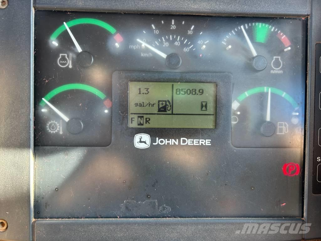 DEERE 300D II Zglobni damperi