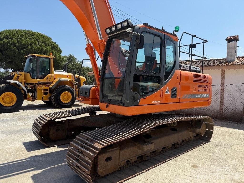  Dossan DX 225LC 3 Bageri guseničari