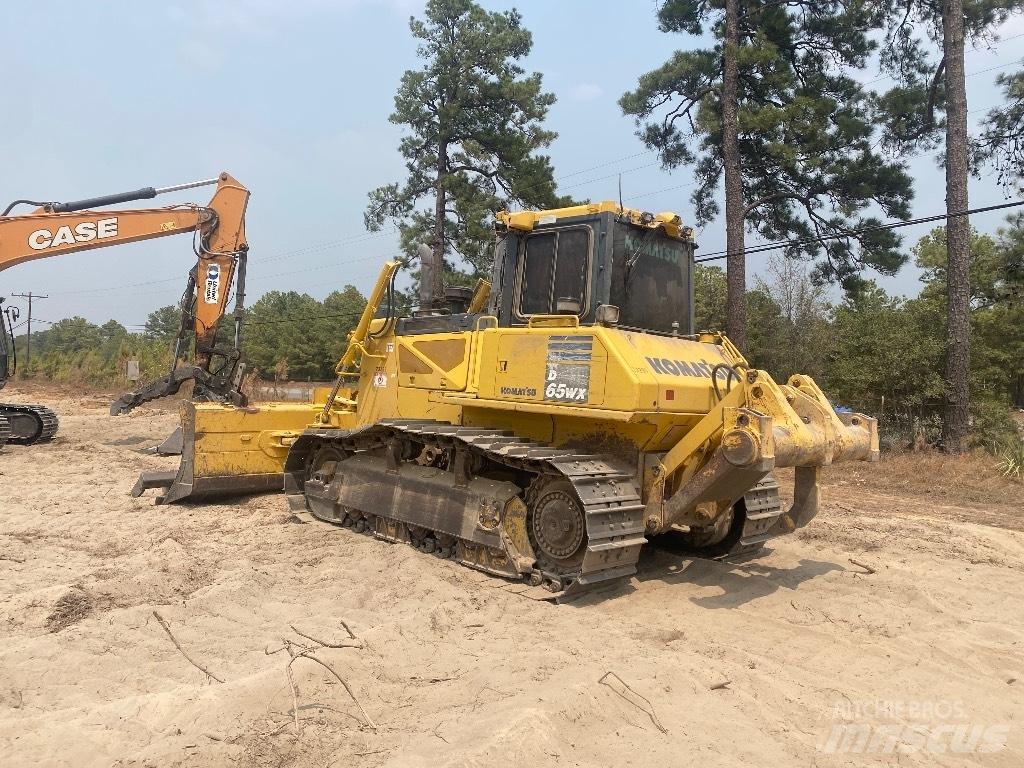 Komatsu D 65 WX-17 Buldožeri guseničari