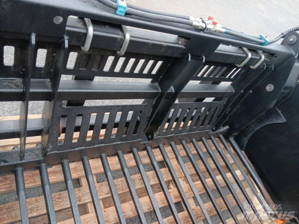 Ålö Silocut XL+ 225 Hranilice za živinu