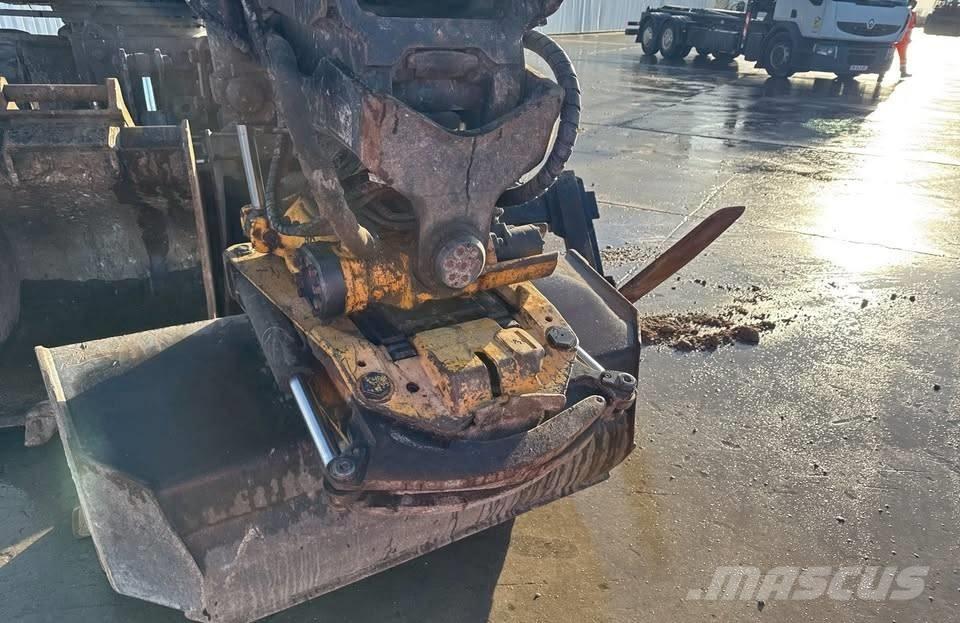 JCB JS 145 W Bageri točkaši