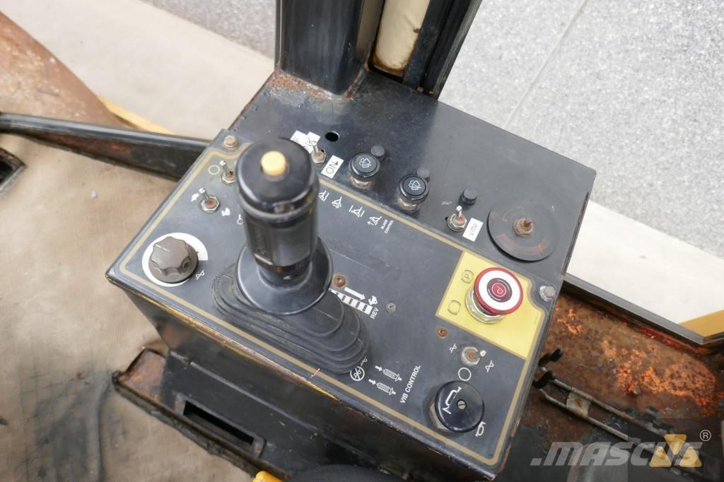 CAT CS433C Valjci sa jednim bubnjem