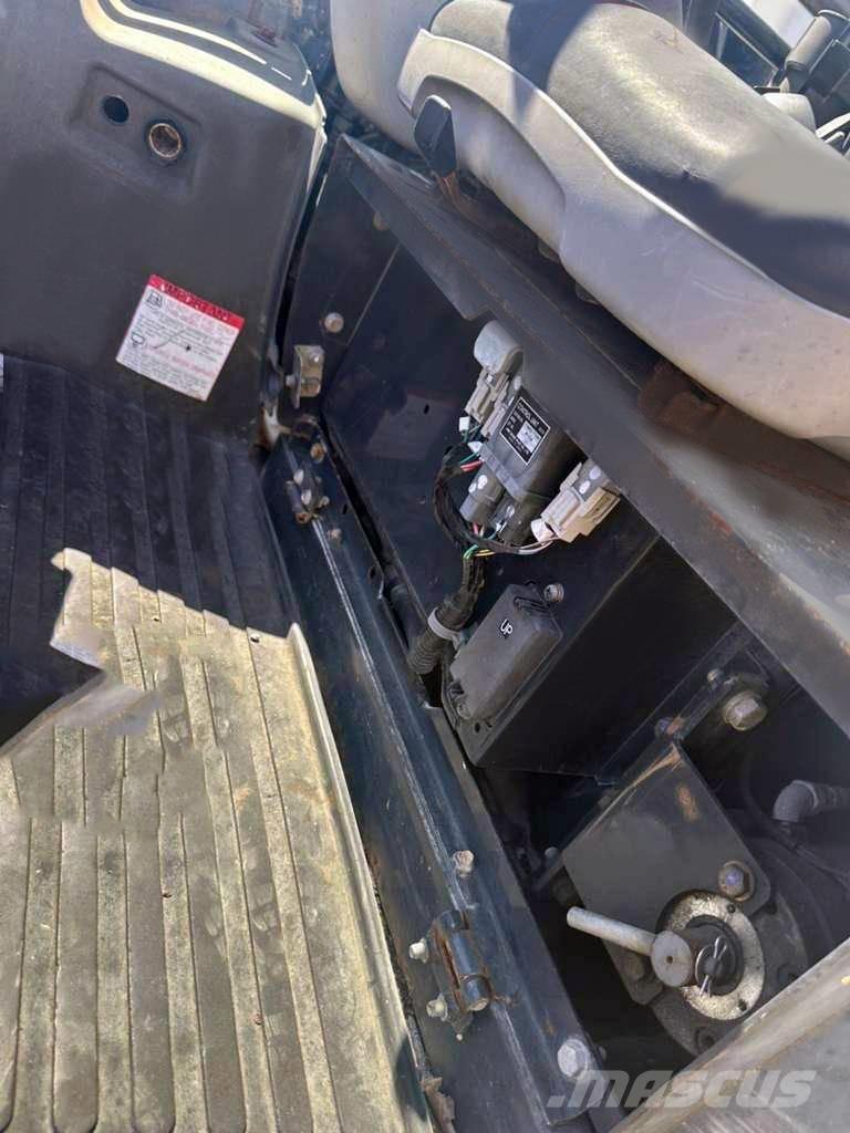 Hitachi ZX 27 U Mini bageri < 7t