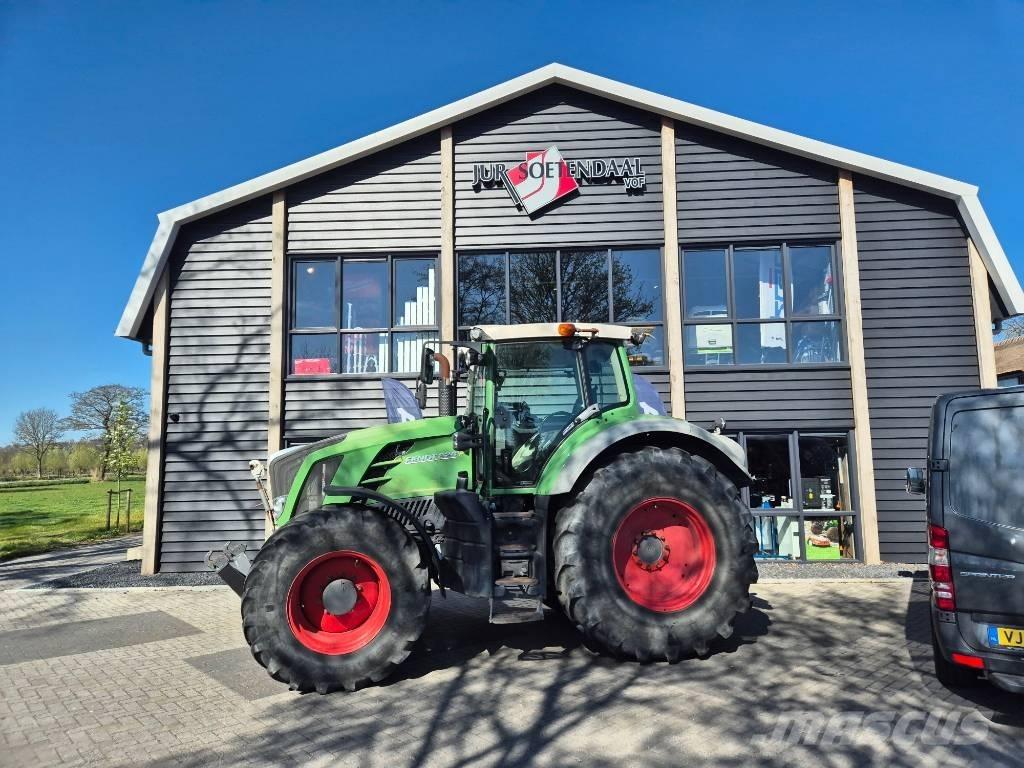Fendt 828 Vario Traktori