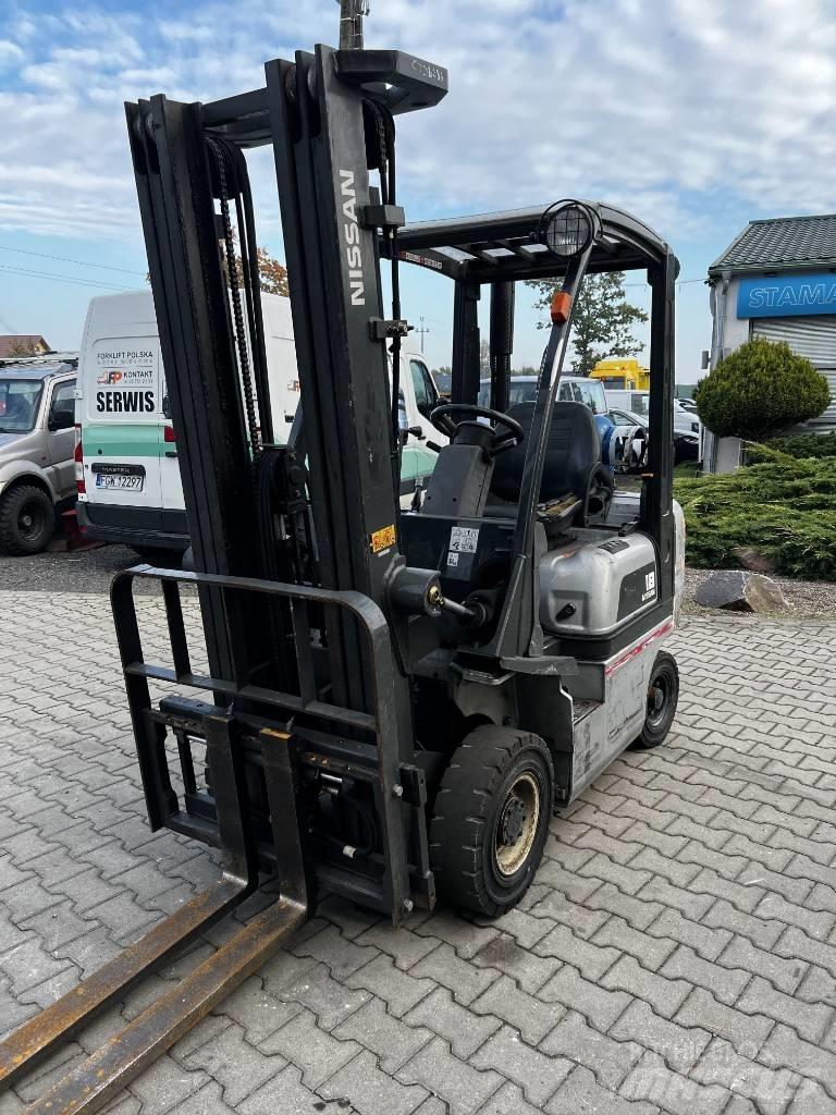 Nissan PD01A18PQ Plinski viljuškari