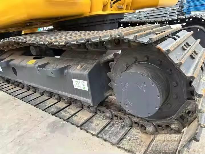 Komatsu PC130 Bageri guseničari