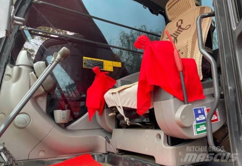 Hitachi 200-3 Bageri guseničari