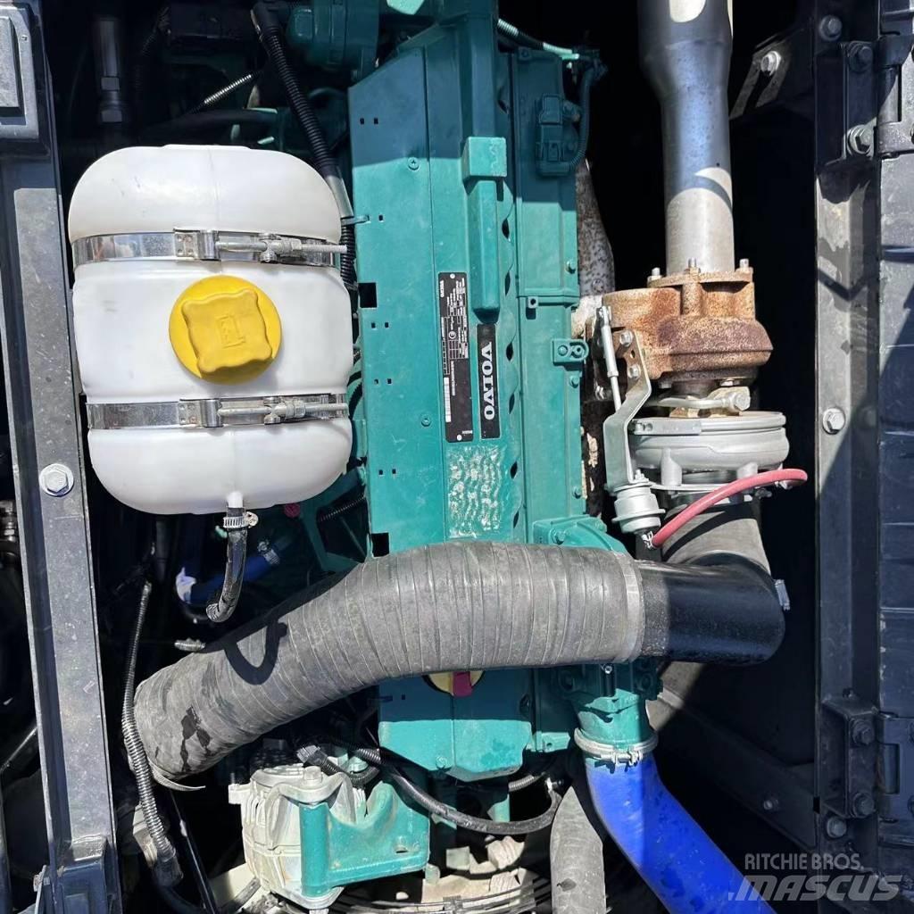 Volvo EC 240 Bageri guseničari