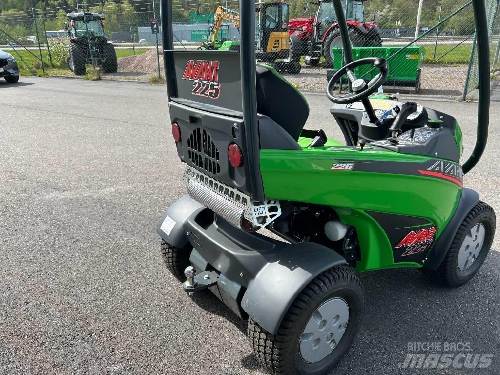 Avant 225 Skid steer mini utovarivači