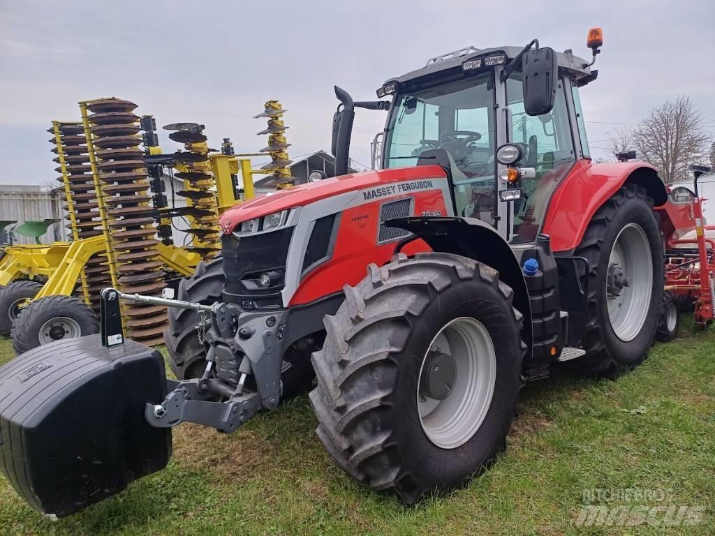 Massey Ferguson 7 S Traktori