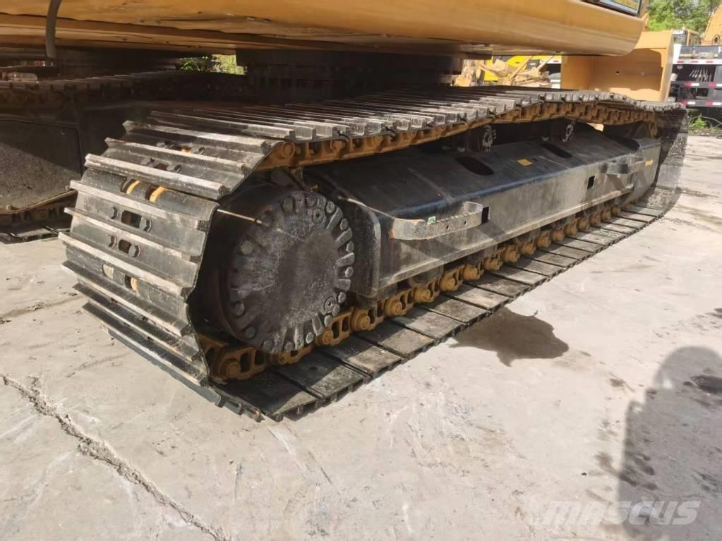 CAT 320D2 Bageri guseničari