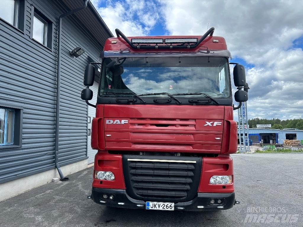 DAF XF105.410 8x2 Rol kiper kamioni sa kukom za podizanje tereta