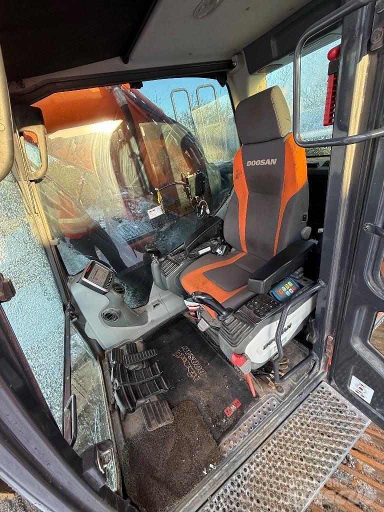 Doosan DX 300 lc 5 Bageri guseničari