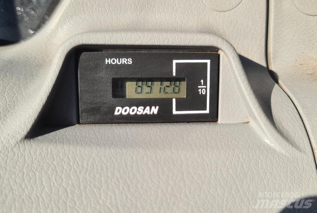 Doosan DX 300 lc 5 Bageri guseničari