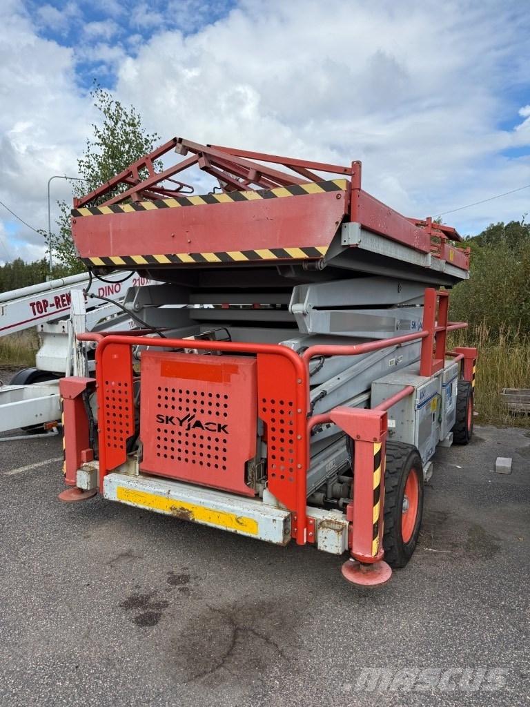 SkyJack SJ 9250 RT Makazaste platforme