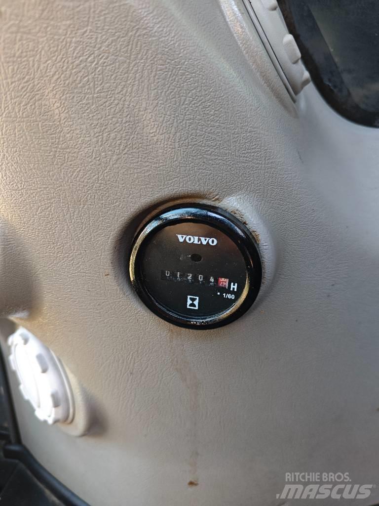 Volvo EC 250 D L Bageri guseničari