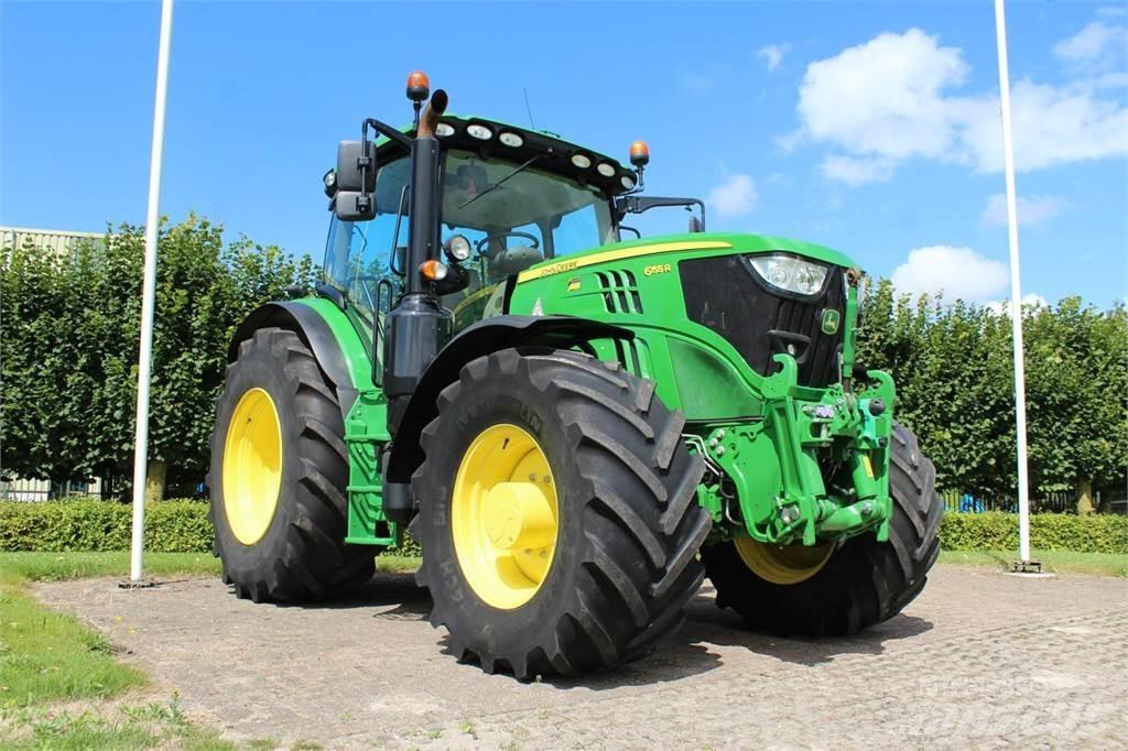 John Deere 6155R Traktori