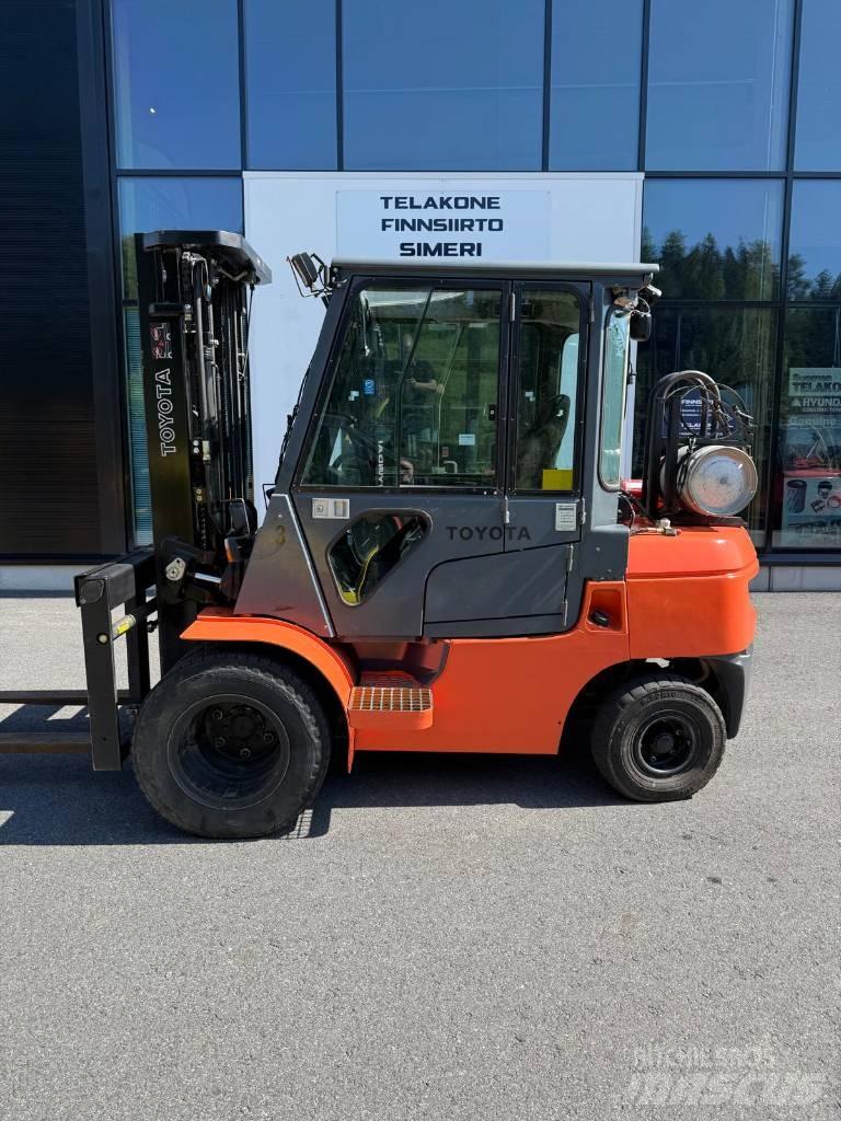 Toyota 02-7 FGF 30 Plinski viljuškari