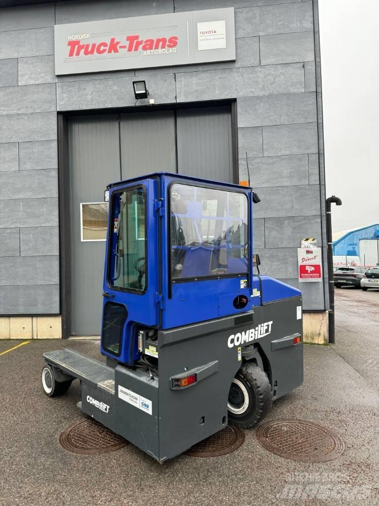 Combilift C4500ET Viljuškari sa 4-stranskim dohvatom