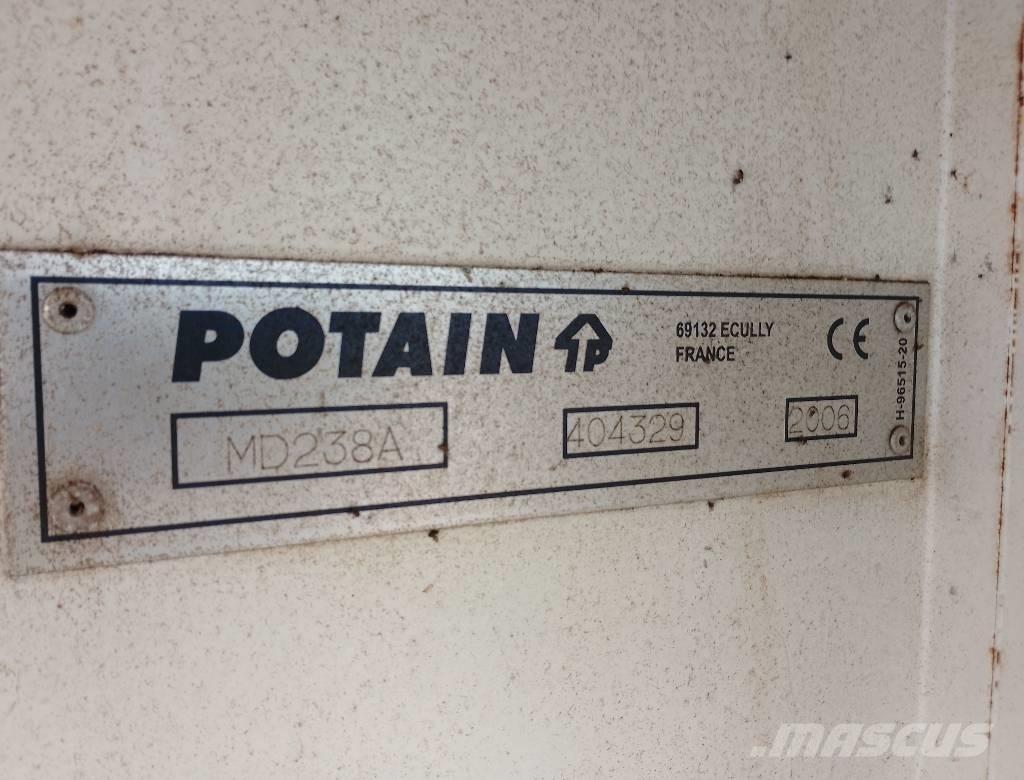 Potain MD238A-J10 Kranovi tornjevi